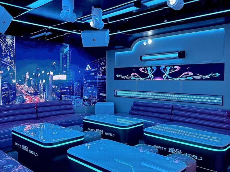 Room midnight blue
